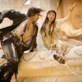 Jake Gyllenhaal și Gemma Arterton în Prince of Persia: Sands of Time. E unul dintre filmele bazate pe jocuri video cu încasări mari