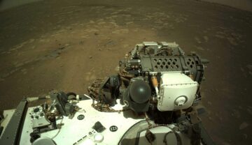 Imagine cu roverul Perseverance, ce a făcut o descoperire neașteptată pe Marte