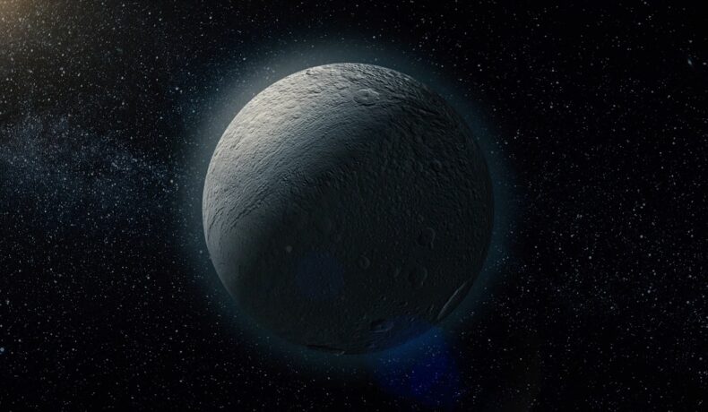 Mimas, luna planetei Saturn, gri pe un fundal negru