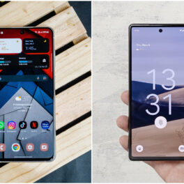Colaj Samsung Galaxy S21 FE vs. Google Pixel 6, unul e pus pe un suport de lemn, celălalt e ținut în mână de un utilizator