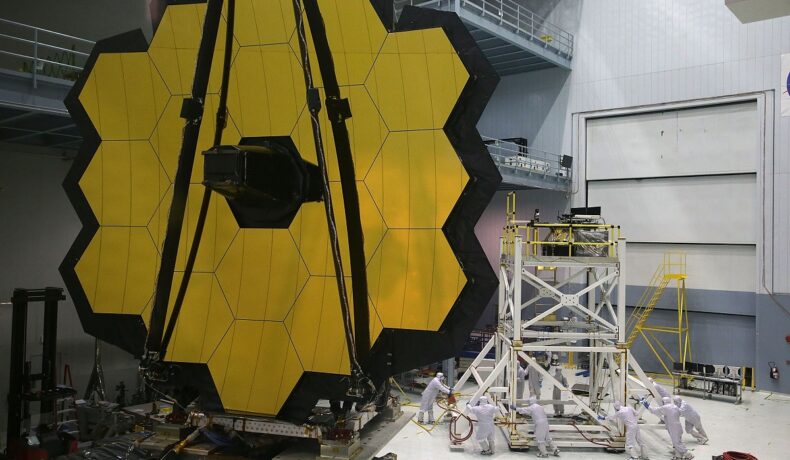 Telescopul james Webb, la Goddard Space Flight Center, deținut de NASA, în 2016. ESA a publicat ultimele imagini cu Telescopul James Webb