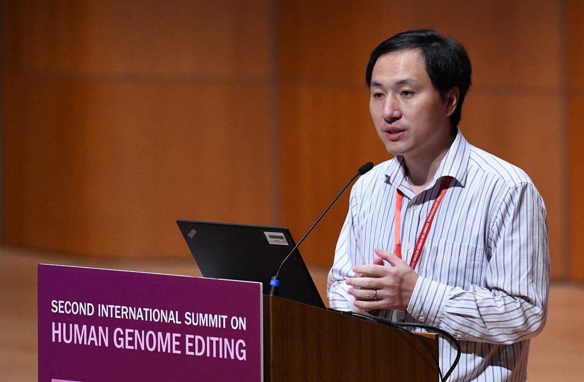 He Jiakui, cercetătorul chinez acuzat că a creat bebeluși modificați genetic, la conferința Second International Summit on Human Genome Editing, din Hong Kong, 2018