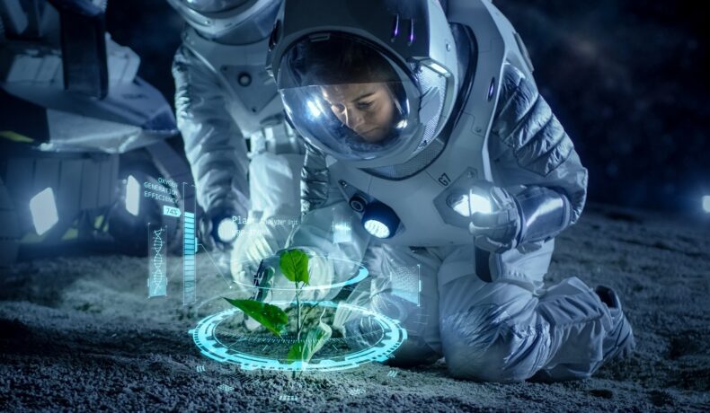 Astronaut în csotum, care a descoperit o plantă, cu lumină în jurul ei. Contactul oamenilor cu extratereștrii ar fi o idee groaznică, potrivit experților