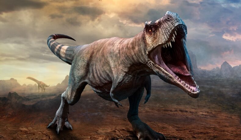 Dinozaur T.Rex, cu nori pe fundal, cu gura deschisă. Un expert a explicat de ce aveau dinozaurii T.Rex brațele atât de mici