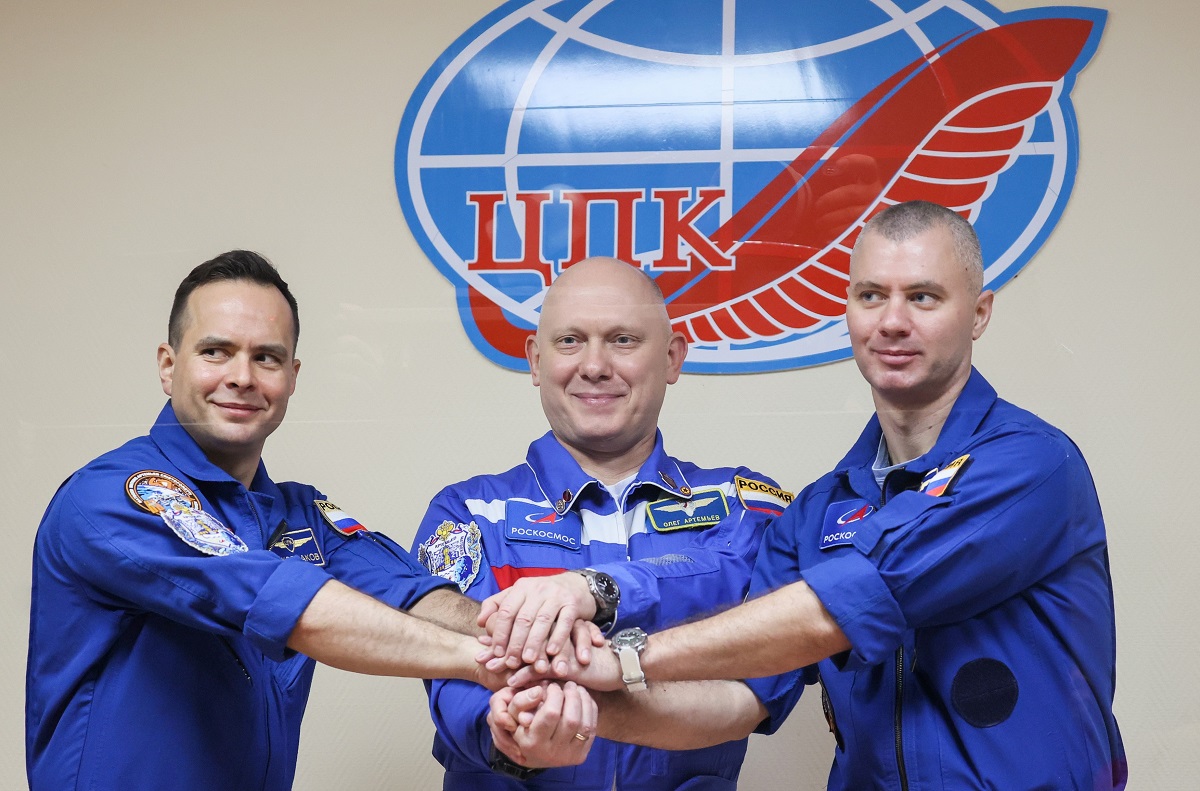 Oleg Artemyev, Denis Matveyev și Sergei Korsakov, cosmonauții ruși care au sărbătorit ocuparea regiunii Ucrainene Lugansk la începutul lunii 2022