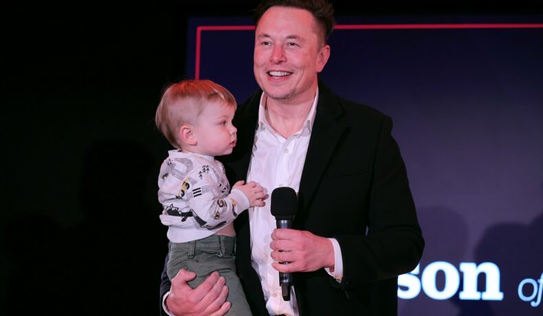 Elon Musk a devenit tată de gemeni, în secret. Cine e Shivon Zilis, mama micuților