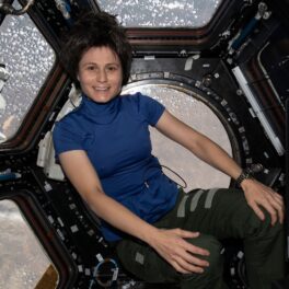 Samantha Cristoforetti, care a devenit prima astronaută europeană care a pășit în spațiu, la bordul Stației pațiale Internaționale