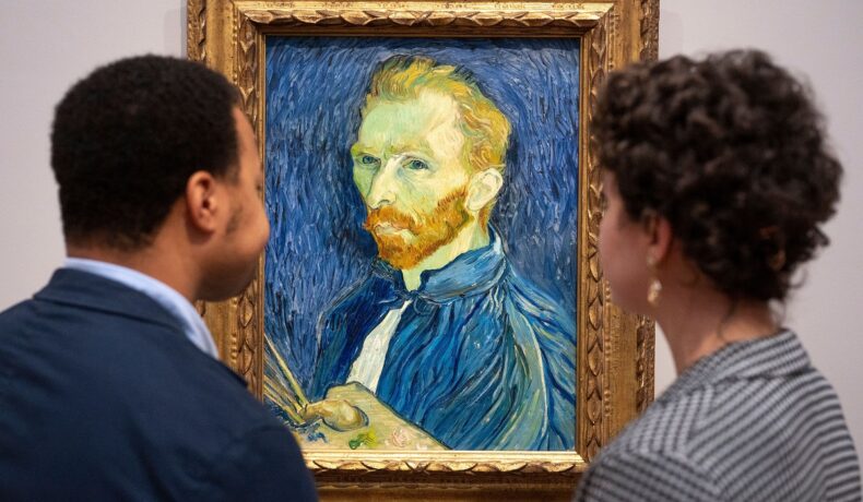 Un autoportret al lui Van Gogh, similar cu cel descoperit în 2022, în fața căruia tau 2 vizitatori