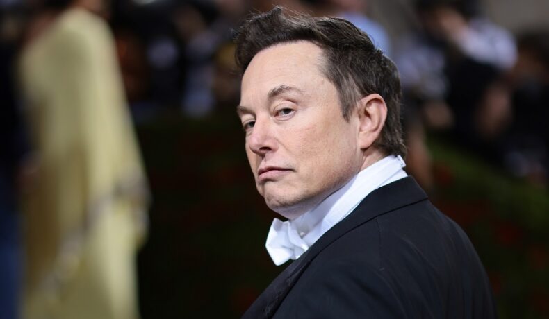 Elon Musk, Met Gala 2022, îmbrăcat în costum. Recent, avertismentul lui Elon Musk despre economie a fost publicat pe Twitter