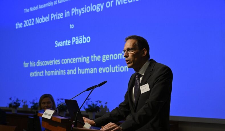 Paleogeneticianul suedez Svante Pääbo a ăștigat premiul Nobel pentru medicină