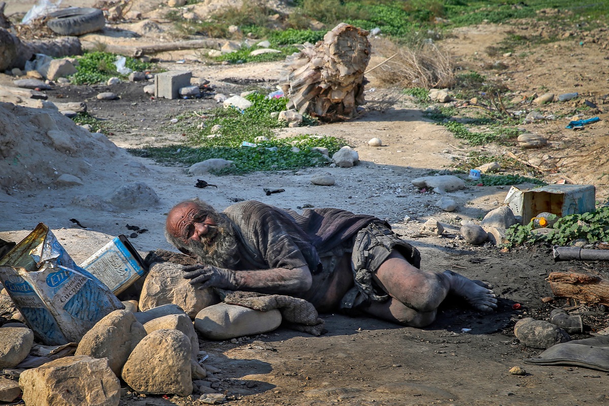 Amous Haji, cel mai murdar om din lume, care doarme pe jos