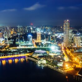 Imagine noaptea cu Singapore, în port, unul dintre cele mai scumpe orașe în 2022