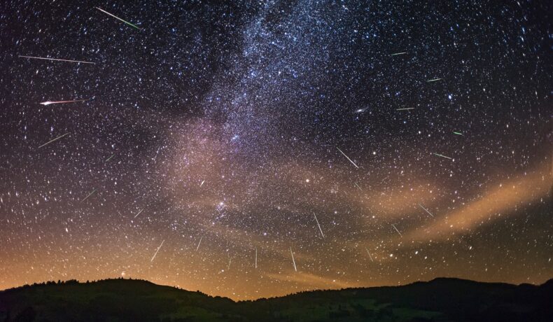 Perseidele, una dintre cele mai spectaculoase ploi de meteoriți din lume, ce va fi vizibilă și în 2023