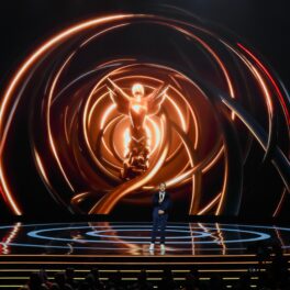 Scena The Game Awards 2022, Los Angeles, cu auriu pe fundal