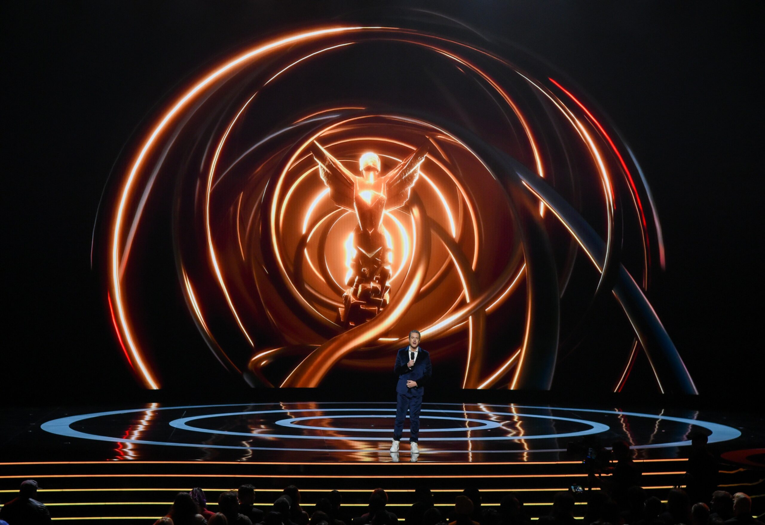 Scena The Game Awards 2022, Los Angeles, cu auriu pe fundal