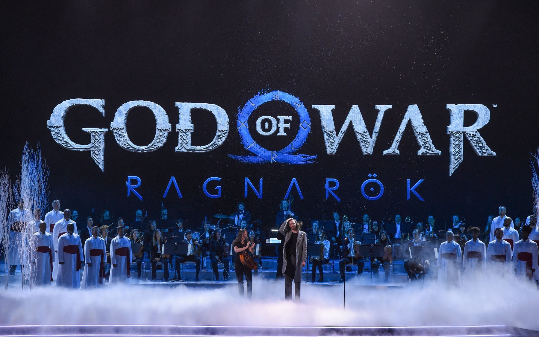 God of War, pe ecran la The Game Awards 2022, Los Angeles, unde a cântat și Hozier