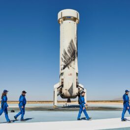 Racheta Blue Origin întoarsă pe Pământ în 2021, cu astronauții pe lângă. Blue origin poate schimba misiunele spațiale pe viitor