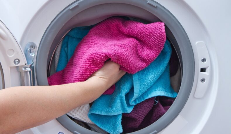 O substanță folosită pentru a curăța hainele ar putea fi una dintre cauzele principale ale bolii Parkinson. Avertismentul dur al experților