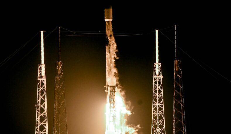 Lansarea misiunii iSpace, din Florida, cu racheta SpaceX Falcon 9, pentru a ilustra cum prima aselenizare comercială japoneză a eșuat