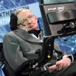 Stephen Hawking, in scaunul cu rotile, 2016. Recent, a fost dezvăluita care a fost ultima teorie a sa