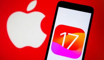 Primele informații oficiale despre iOS 17 au fost oferite în cadrul WWDC 2023, pe 5 iunie, ilustrat cu logo-ul Apple alb pe fundal roșu, cu ecranul unui telefon cu iOS 17 pe ecran