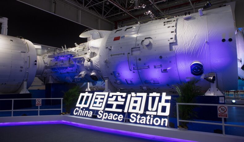 Model cu stația spațială Tiangong, pe care China o va crește, la mărimea ISS