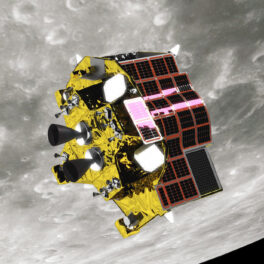 Sonda SLIM, pe care Japonia vrea să o reactiveze, cu Luna pe fundal